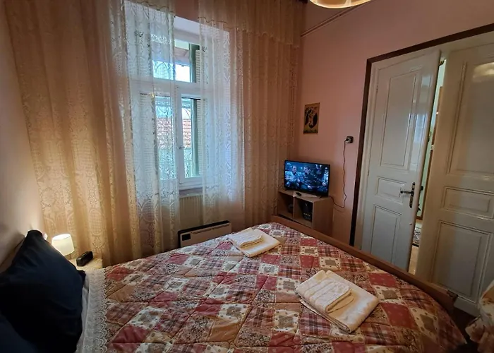 Giannis And Aristi's House Apartman