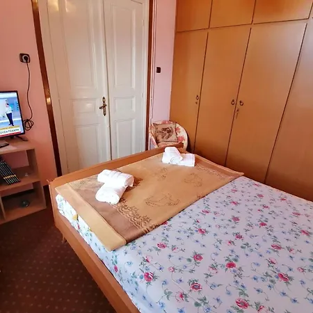아파트 Giannis And Aristi's House