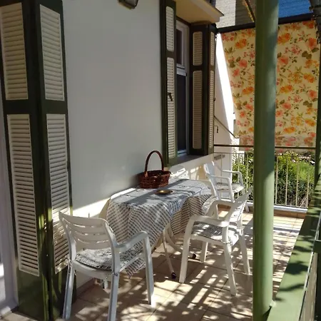 Daire Giannis And Aristi's House